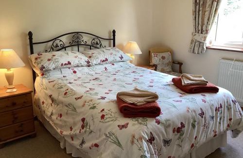 Melton Constable Bed & Breakfast | Roper Bungalow