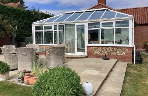 Melton Constable Bed & Breakfast | Roper Bungalow
