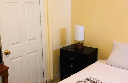 Queens House | RopNor Cave near JFK AIRPORT