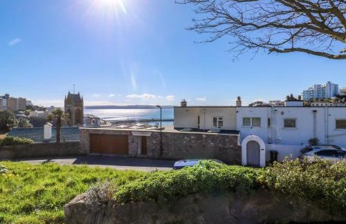 Torquay City Centre Apartment | Rosa