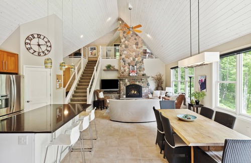 Drummond House | Rosa Retreat on Little Rosa Lake