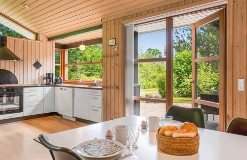 Grena Strand House | "Rosaline" - 500m from the sea by Interhome