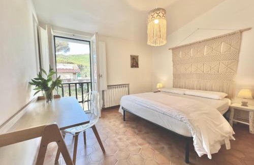 Castiglione della Pescaia Apartment | Rosanna, terrazza vista mare, 2 camere, clima e 2 posti auto a soli 50 m dal mare! by Alfareal