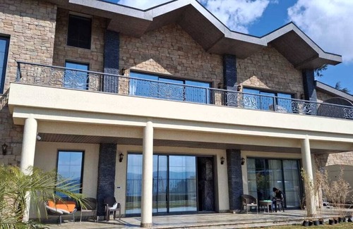 Shimla Villa | Rosastays Aarnalaya Shimla
