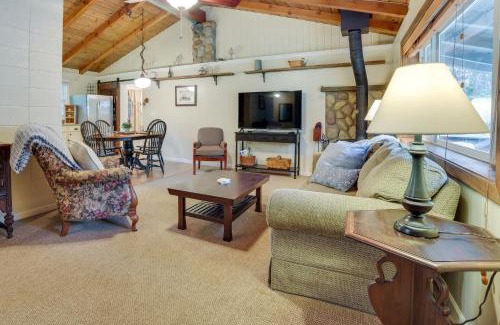 Higgins Lake House | Roscommon Cottage - Walk to Higgins Lake!