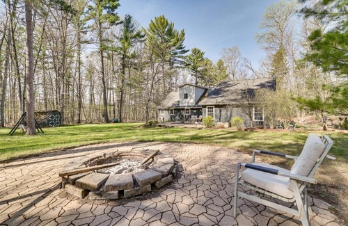 Higgins Lake House | Roscommon Vacation Rental about 1 Mi to Higgins Lake!