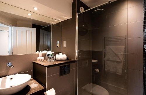Village Hotel | Rose And Crown Hotel