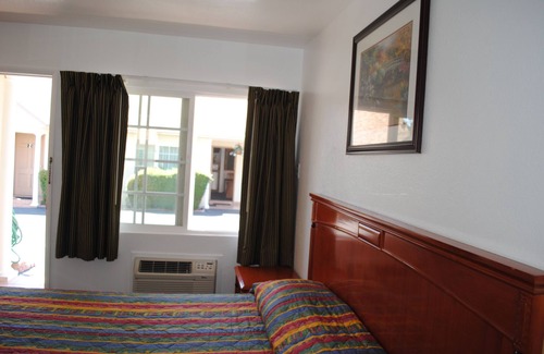 Eagle Rock Hotel | Rose Bowl Motel