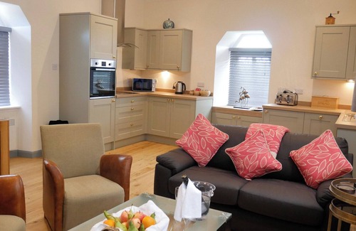 Pittenweem Cottage | Rose Cottage, 2 Bedrooms with Hot Tub