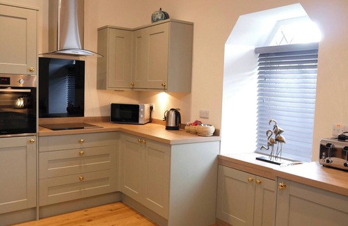 Pittenweem Cottage | Rose Cottage, 2 Bedrooms with Hot Tub