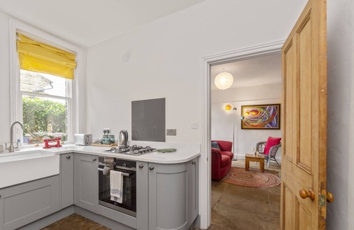Haworth Cottage | ROSE COTTAGE, character holiday cottage, with open fire in Haworth