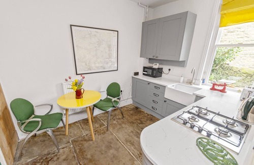 Haworth Cottage | ROSE COTTAGE, character holiday cottage, with open fire in Haworth