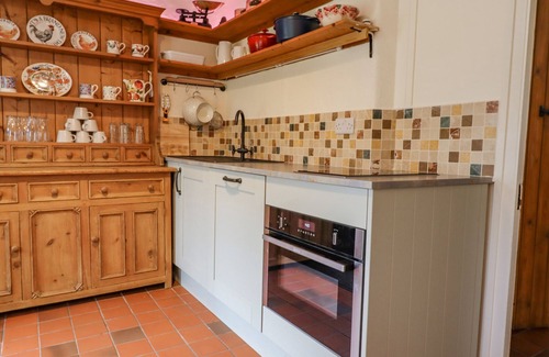 Dawlish Cottage | ROSE COTTAGE IN HOLCOMBE, pet friendly, with open fire in Teignmouth