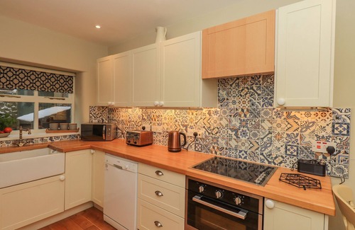 King's Meaburn House | ROSE COTTAGE, pet friendly, with open fire in Appleby-In-Westmorland