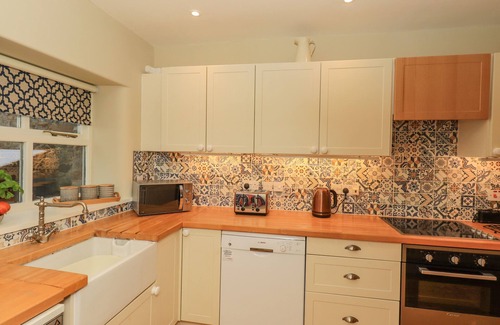 King's Meaburn House | ROSE COTTAGE, pet friendly, with open fire in Appleby-In-Westmorland