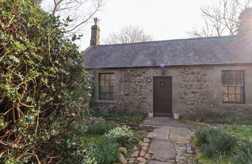 Akeld Cottage | ROSE COTTAGE, pet friendly, with a garden in Wooler