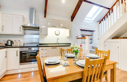 Haverfordwest House | Rose Cottage - Two Bedroom House, Sleeps 5