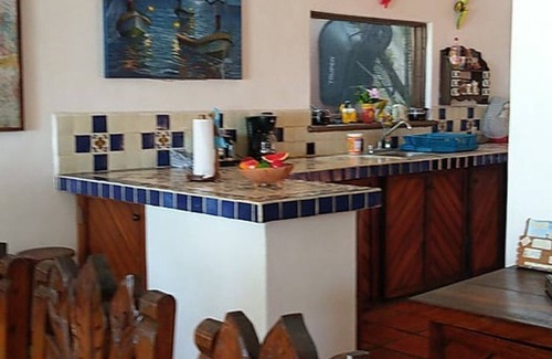 Troncones House | ROSE SUITE AT CASA DELFIN SONRIENTE