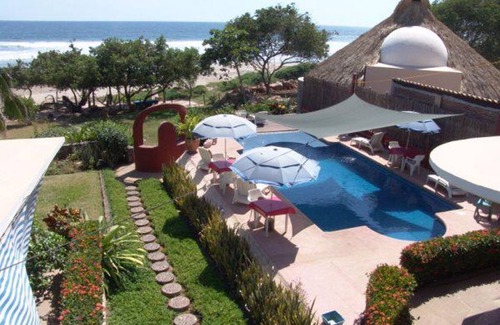 Troncones House | ROSE SUITE AT CASA DELFIN SONRIENTE