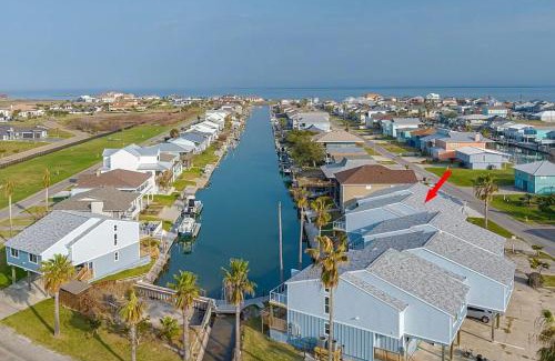 City-by-the Sea House | Roseates Nest- Water View