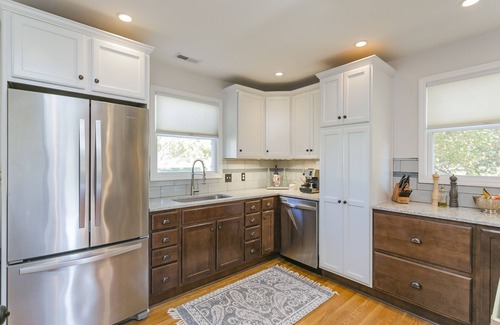 Rosebank House | Rosebank Retreat. 2 King size beds, Clawfoot Tub in the heart of East Nashville