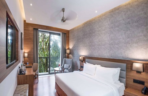 Bhimtal Hotel | Rosefinch Sarovar Portico Bhimtal