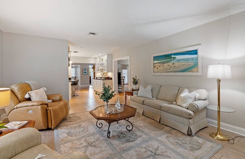 South Sarasota House | Roselawn St | Private Pool, Covered Patio + Fire Pit!