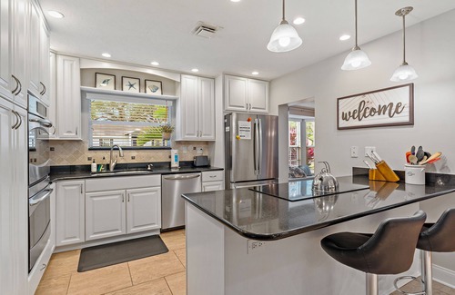 South Sarasota House | Roselawn St | Private Pool, Covered Patio + Fire Pit!