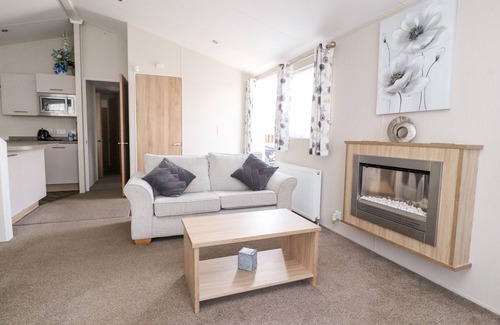 Morecambe Cottage | ROSELLA 38, pet friendly, country holiday cottage in Morecambe