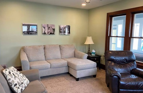 Brillion House | Rosemary Parsonage: Spacious 5-bedroom house in amazing Brillion with WiFi, AC
