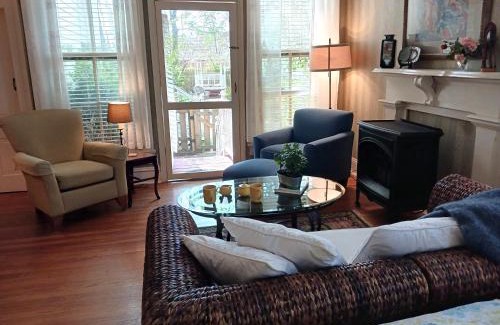 Downtown Little Rock Bed & Breakfast | Rosemont B&B Cottages