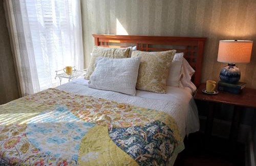 Downtown Little Rock Bed & Breakfast | Rosemont B&B Cottages