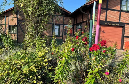 Krogaspe Apartment | Rosenkate - Apartment with 2 rooms (+ 1 room with passage in one of the rooms)