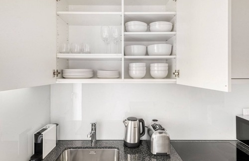 Basel City Centre Apartment | Rosental 2.5 Room w/Storage, 7 mins to Mkt