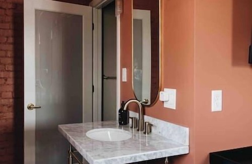 Tyler Park Hotel | Rosewood Suite 202 at The Bellwether Hotel