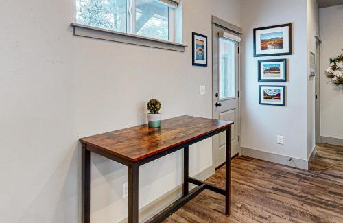 Donnelly House | Rosey - The Petite Chalet in the Pines