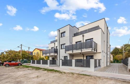 Schwarzlackenau Apartment | Rosi Suite - Whirlpool Terrace - free parking - WiFi