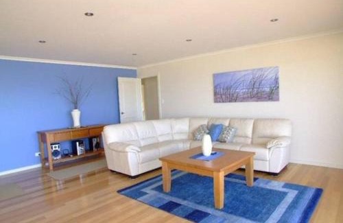 Emu Bay House | Rosie's