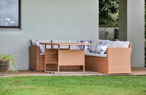 Merimbula House | Rosie's Seaview-Lake to ocean view