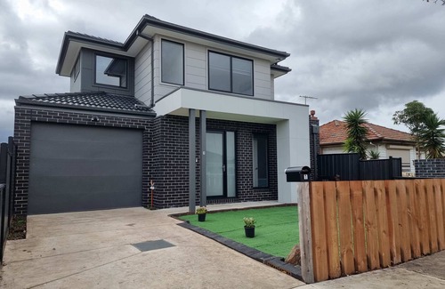 Sunshine North House | Rosie Townhouse - Modern and comfortable home