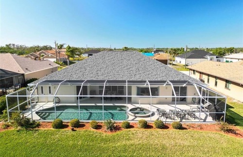 Rotonda Heights House | Rotonda Palms - Amazing, Golf course, Pool, Spa, Convenient to everything!