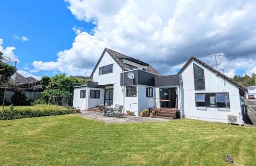 Lynmore House | Rotorua redwood retreat