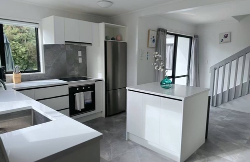 Lynmore House | Rotorua Redwood Retreat