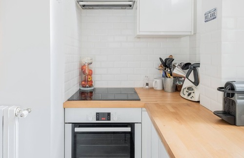 Neuilly-sur-Seine Apartment | Rouge Melody, by Veeve