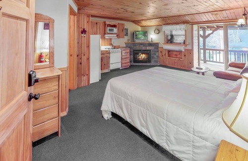 Sabinsville Cabin | Rough Cut Lodge - Suite 2