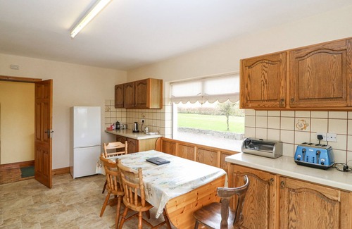 Kenmare House | ROUGHTY BRIDGE VIEW, family friendly in Kenmare, County Kerry