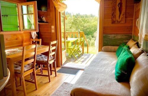 Cublac Ski Chalet | Roulotte au Domaine de la Moretie
