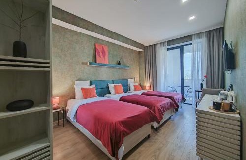 Vake Hotel | Round Garden Hotel