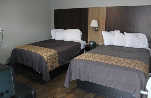 Tonawanda Hotel | Route 62 Motel