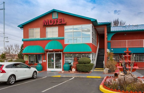 Westside Apartment | Route66, Old Town. Albuquerque